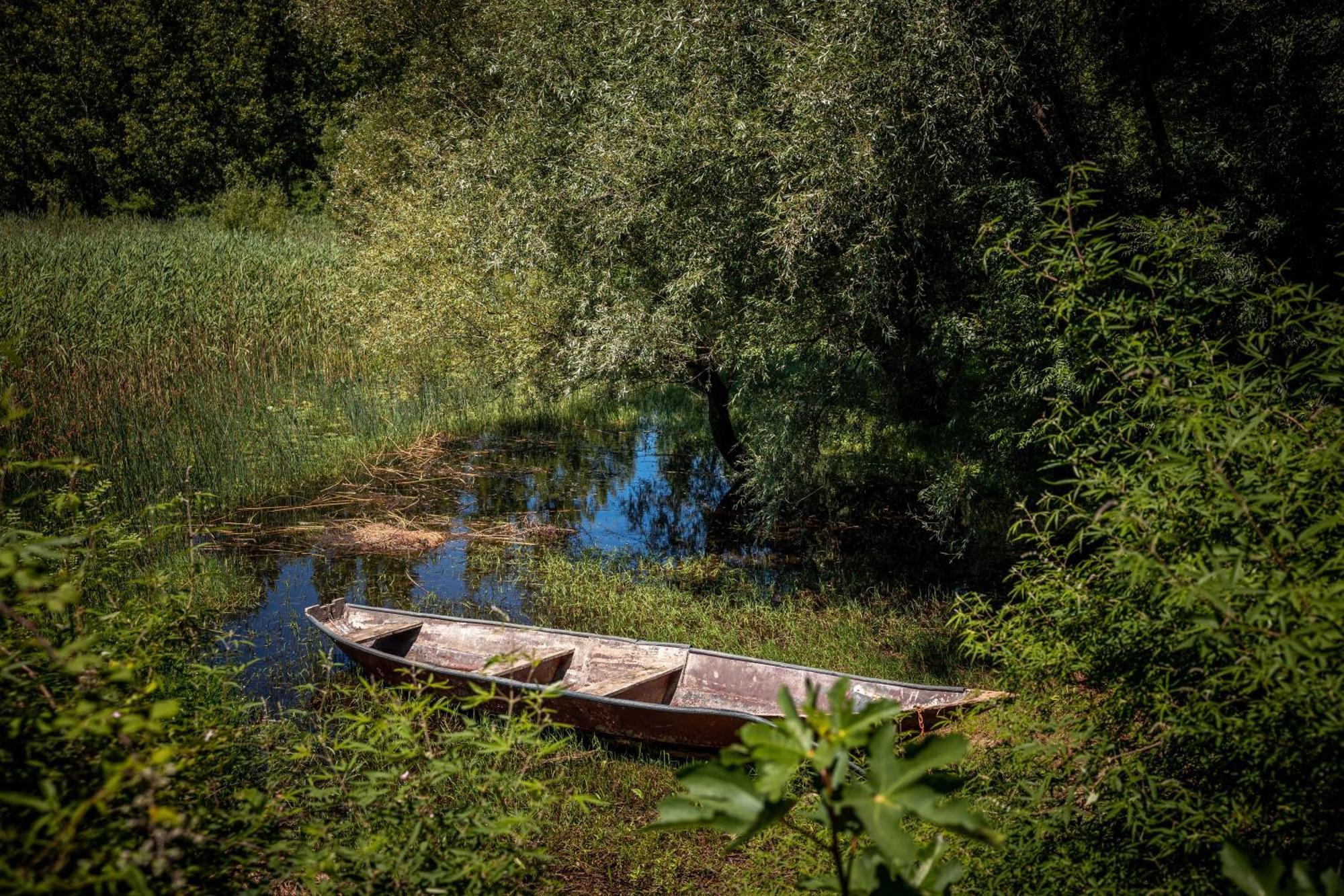 Boljesestre Lake Retreat Golubovci Exteriér fotografie