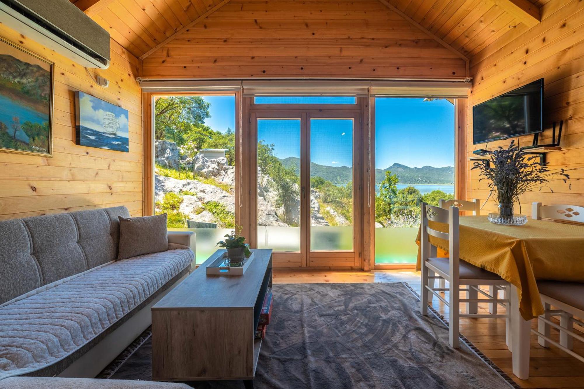 Boljesestre Lake Retreat Golubovci Exteriér fotografie